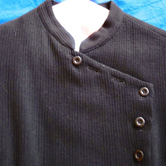 WOMEN'S BLACK TOP-BUTTONS ON THE SIDE-et VOUS-MEDIUM - Picture 3 of 12
